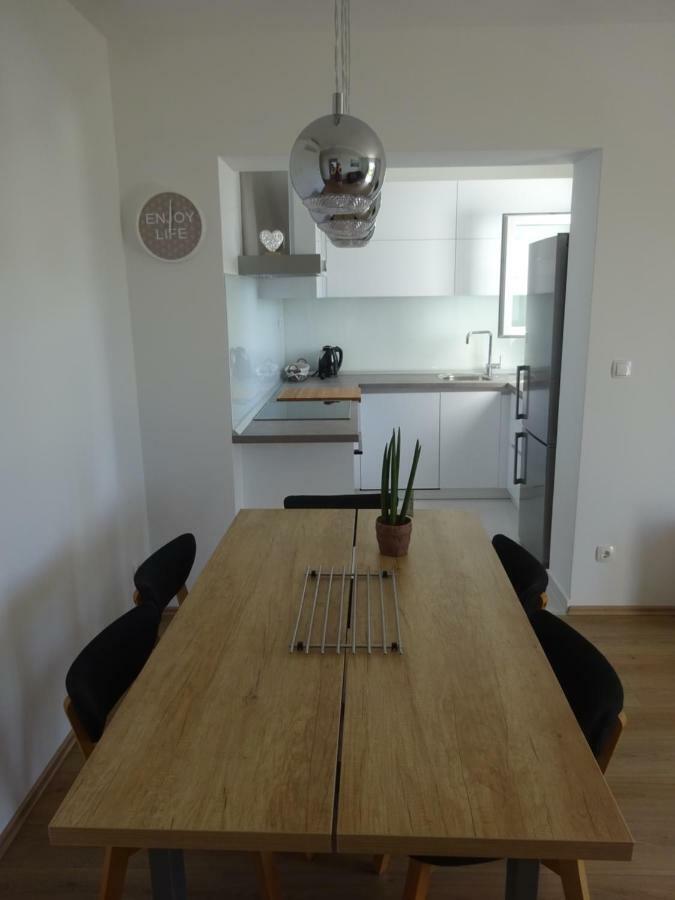 Apartment Duce Omiš Εξωτερικό φωτογραφία