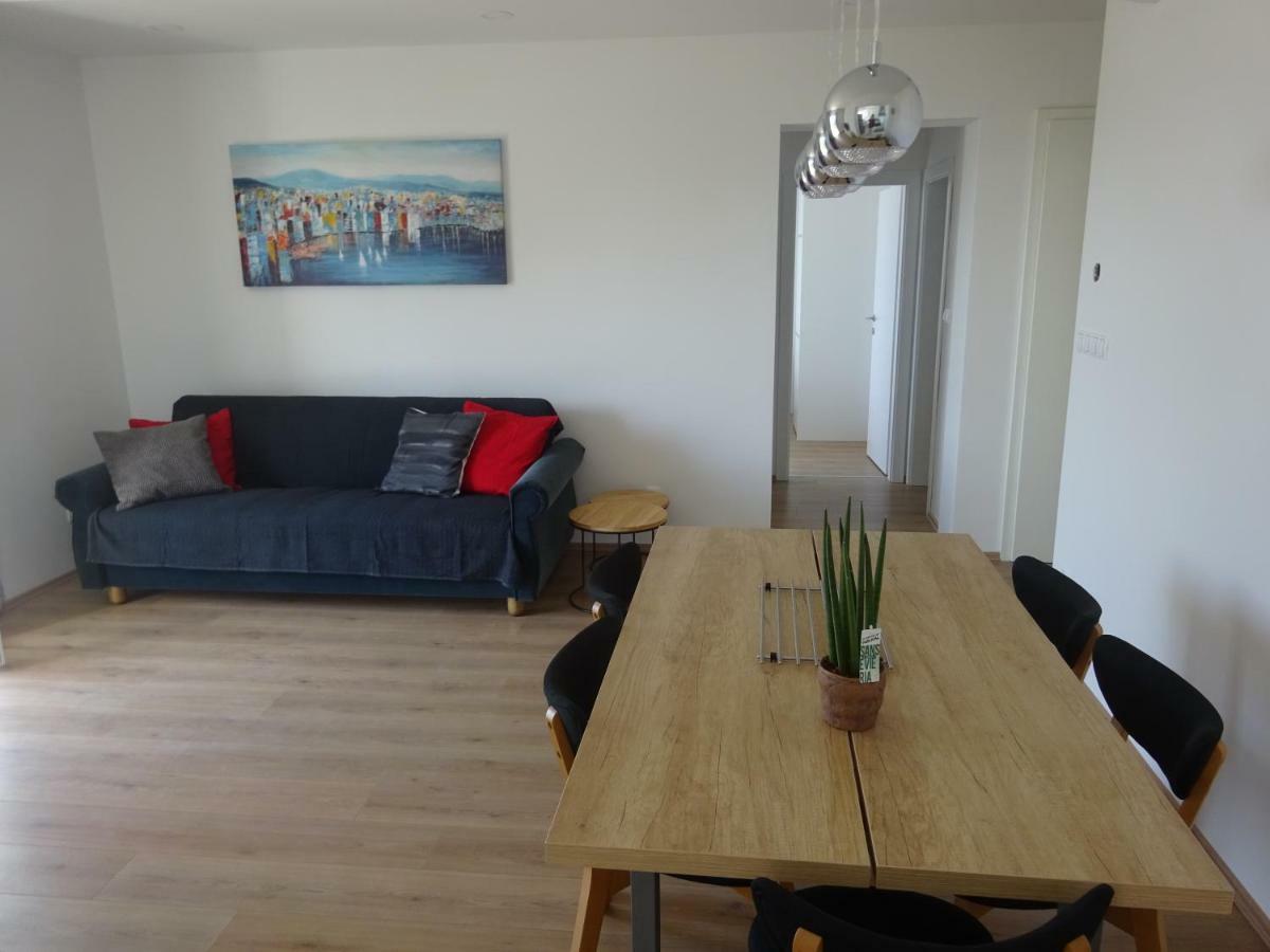 Apartment Duce Omiš Εξωτερικό φωτογραφία